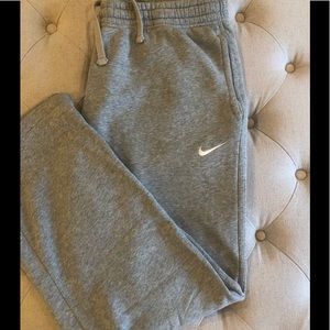 Nike men’s Grey sweatpants
